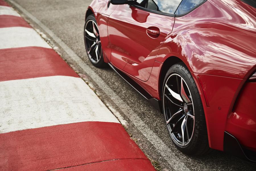 Детали экстерьера Toyota GR Supra (A90) 2019 года  (NA) (фото 25 из 56)